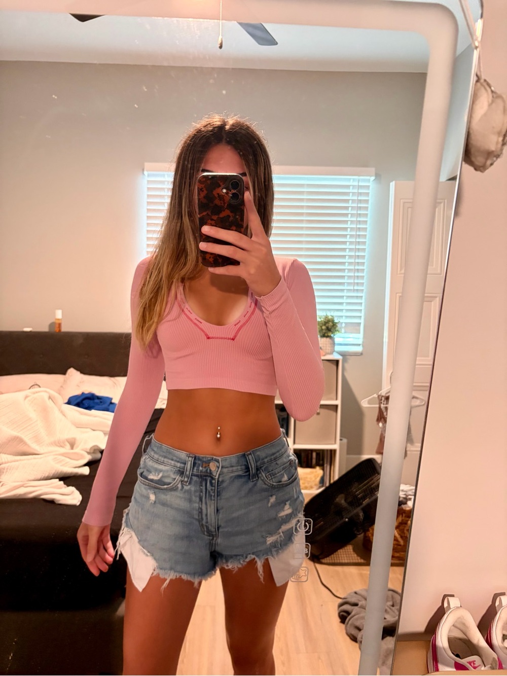 Urban Outfitters Pink Ribbed Long-Sleeve Cropped V-Neck Top